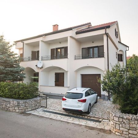 Family House With Apartments Near The Beach And City Center Krk Town Exterior photo